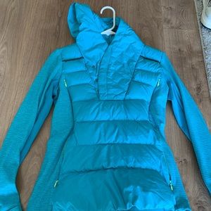 Lululemon Women’s Blue Front Puffy Jacket